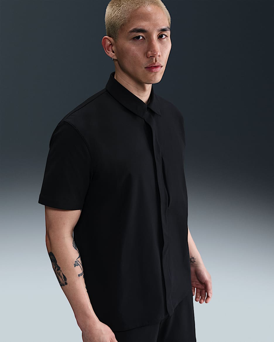 Nike 24.7 PerfectStretch Dri-FIT 男子防晒速干短袖按扣上衣 - 黑/暗烟灰