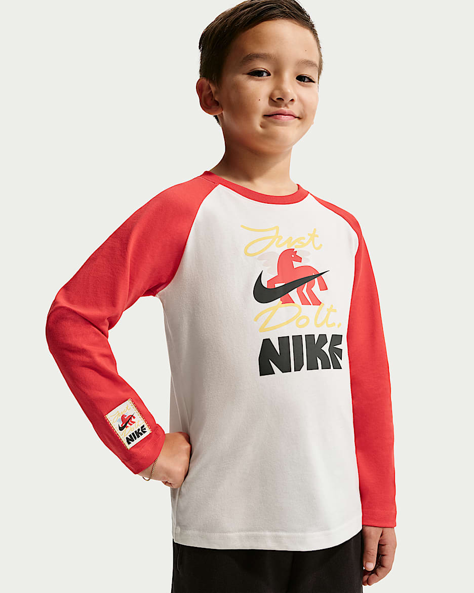 Nike Sportswear 马年限定脱缰系列新年款幼童长袖插肩T恤 - 帆白