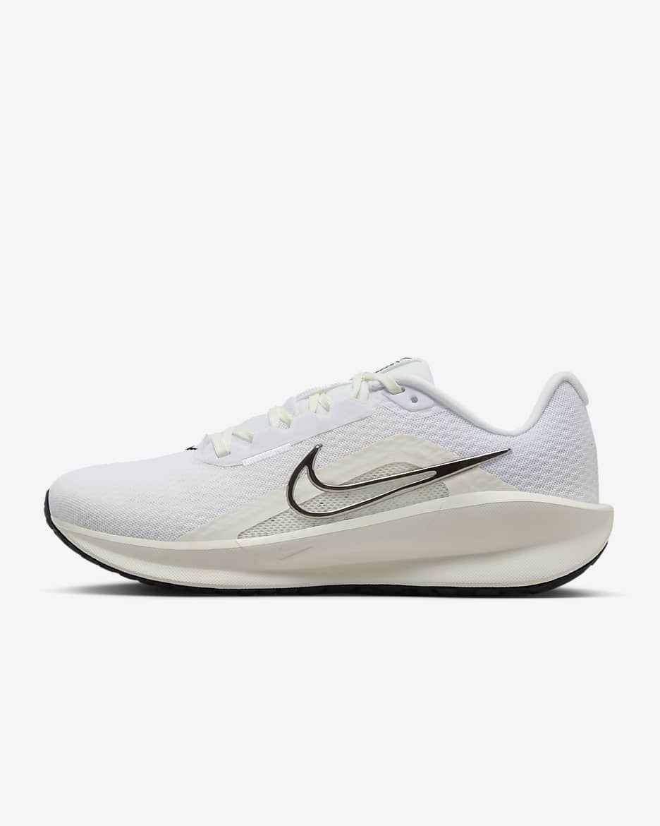 Nike Downshifter 13 女子公路跑步鞋 - 白色/黑/帆白/金属银
