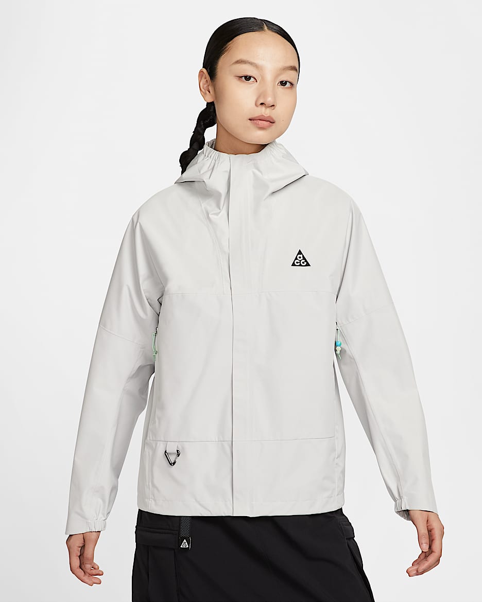 Nike ACG "Cascade Rains" Storm-FIT 女子防风拒水轻便型夹克 - 山峰白/蒸气绿/黑