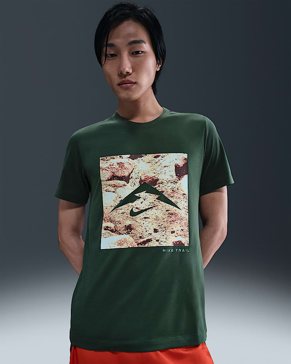 Nike Dri-FIT 男子速干越野跑步T恤 - 冷杉绿