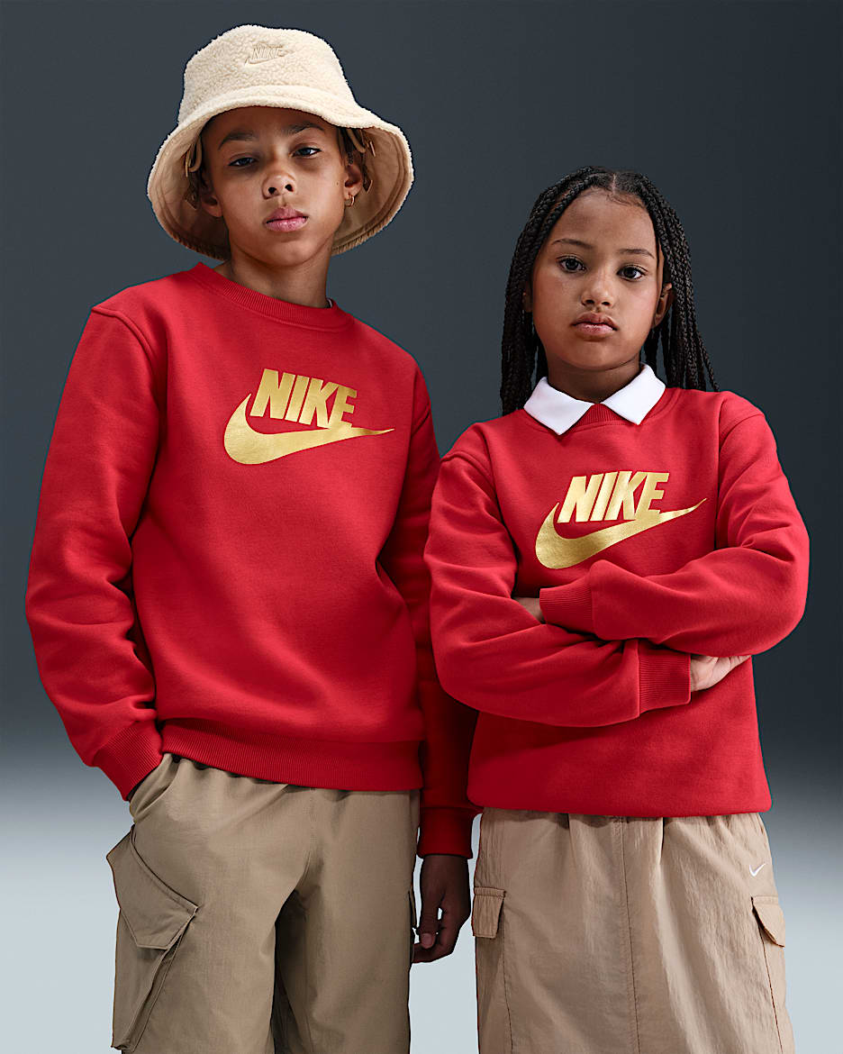 Nike Sportswear Club Fleece 大童加绒圆领运动衫 - 大学红/金属色