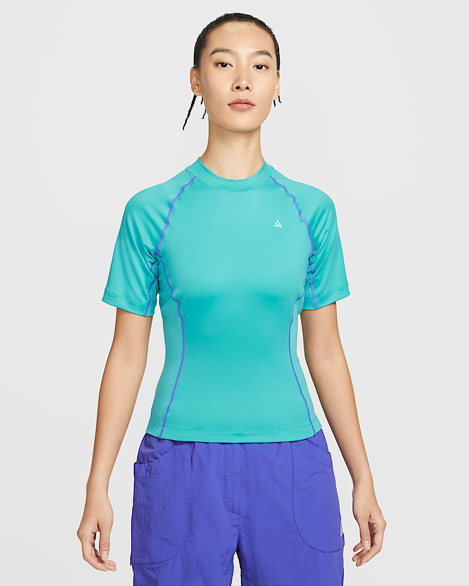Nike ACG Dri-FIT 女子速干修身短袖运动上衣 - 仙人掌绿/透明粉/宝石蓝/山峰白