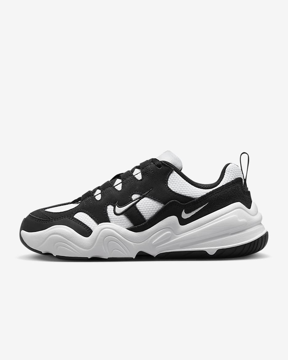 Nike Tech Hera 女子复古运动鞋老爹鞋 - 白色/黑/白色