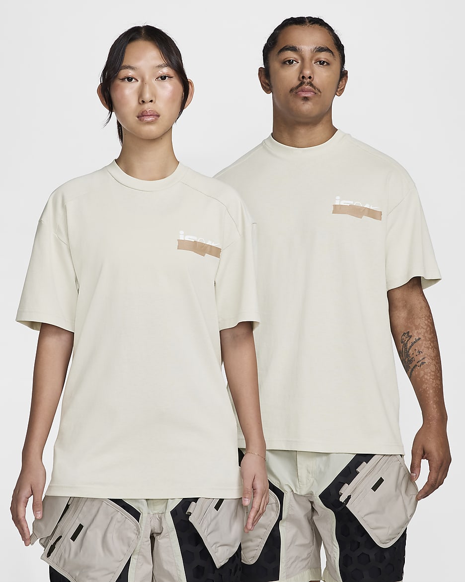 Nike ISPA 男/女T恤 - 浅骨色
