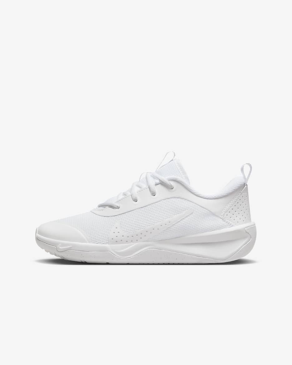 Nike Omni Multi-Court 大童体育课综合运动鞋 - 白色/白金色/白色