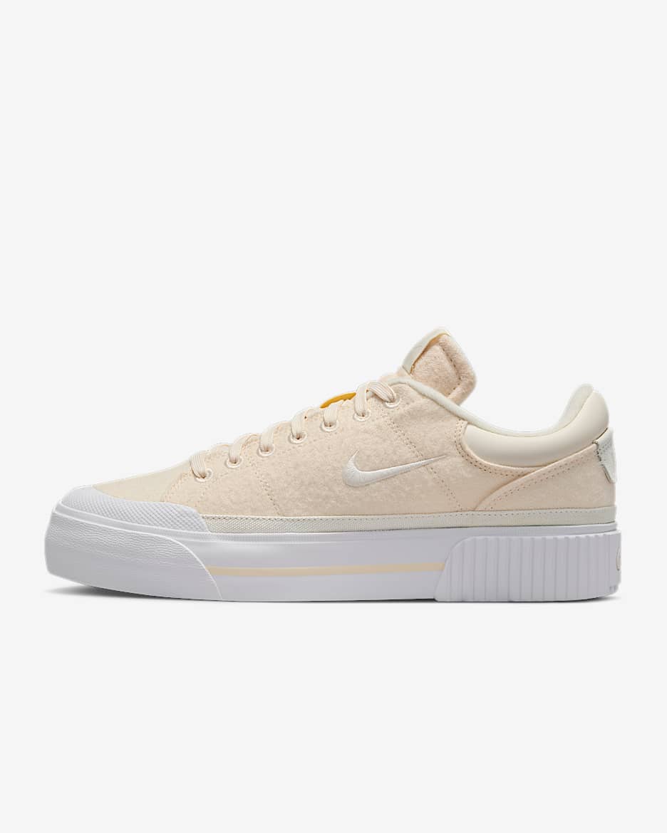 Nike Court Legacy Lift 女子厚底运动鞋 - 淡象牙白/白色/麻黄/幻影灰白