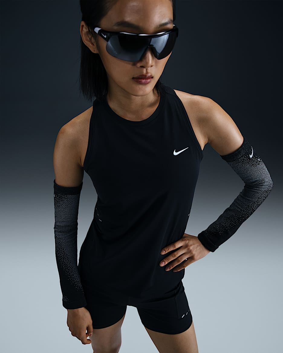 Nike Swift Dri-FIT 女子速干跑步背心 - 黑