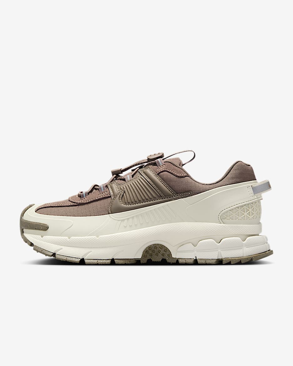 Nike Zoom Vomero Roam 耐克迈柔轻户外版女子冬季款运动鞋 - 浅骨色/庭紫/橡皮暗褐/貂棕