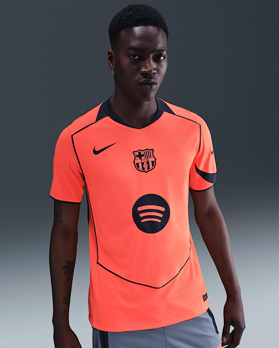 2025/26 赛季巴萨第三球衣球迷版 Nike Dri-FIT Total 90 男子速干足球球衣 - 亮橙/深藏青/深藏青