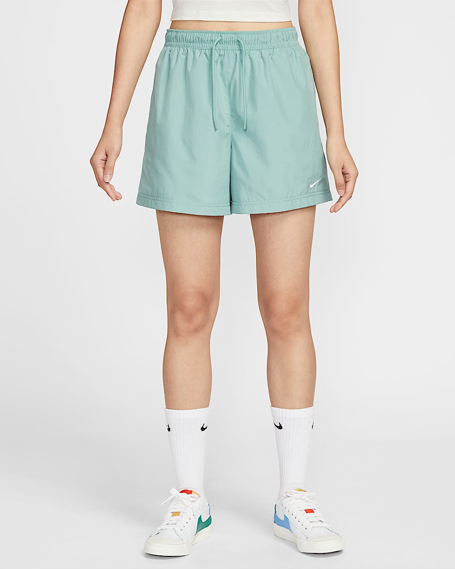 Nike Sportswear Classic Wovens 女子中腰短裤 - 大炮灰/帆白