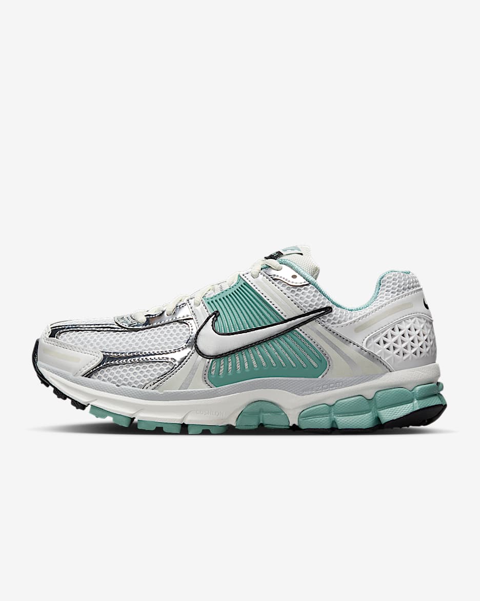 Nike Zoom Vomero 5 耐克迈柔女子复古运动鞋 - 山峰白/狼灰/白金色/金属银
