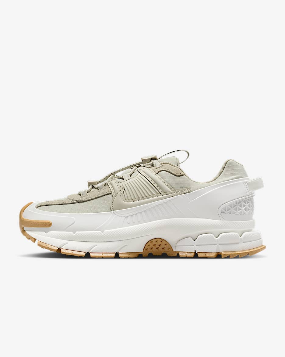 Nike Zoom Vomero Roam 耐克迈柔轻户外版女子冬季款运动鞋 - 帆白/橡皮浅褐/赛车蓝/浅石灰