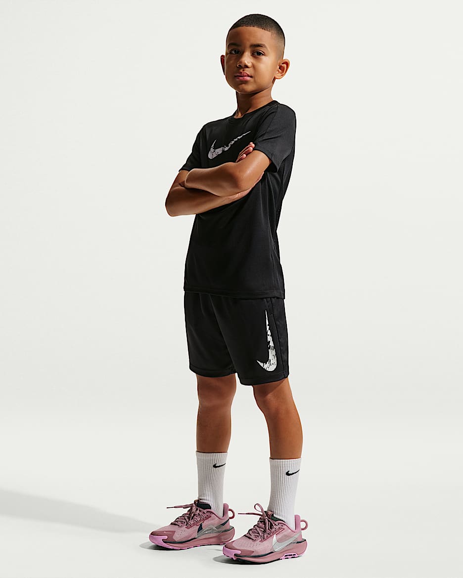 Nike Trophy23 Dri-FIT 大童(男孩)速干短裤 - 黑/黑/白色