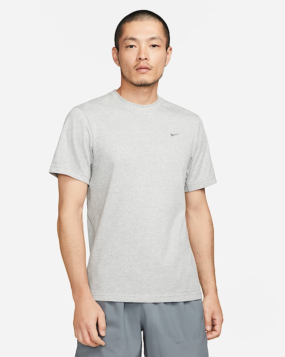Nike Dri-FIT Primary 男子透气速干训练T恤 - 调色暗灰/调色/烟灰