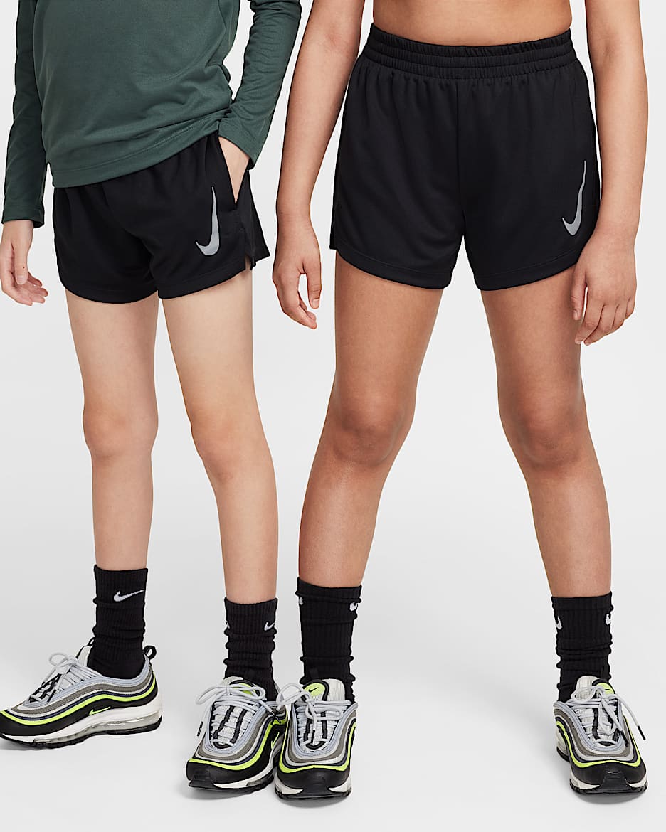 Nike Multi Dri-FIT 大童（男孩）速干开衩裤脚短裤 - 黑/黑