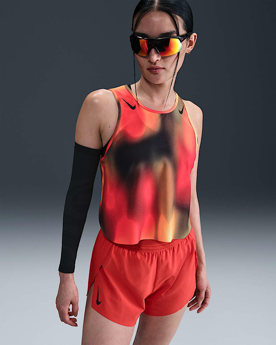 Nike AeroSwift Dri-FIT ADV 女子速干短款印花跑步背心 - 浅柠檬黄/黑
