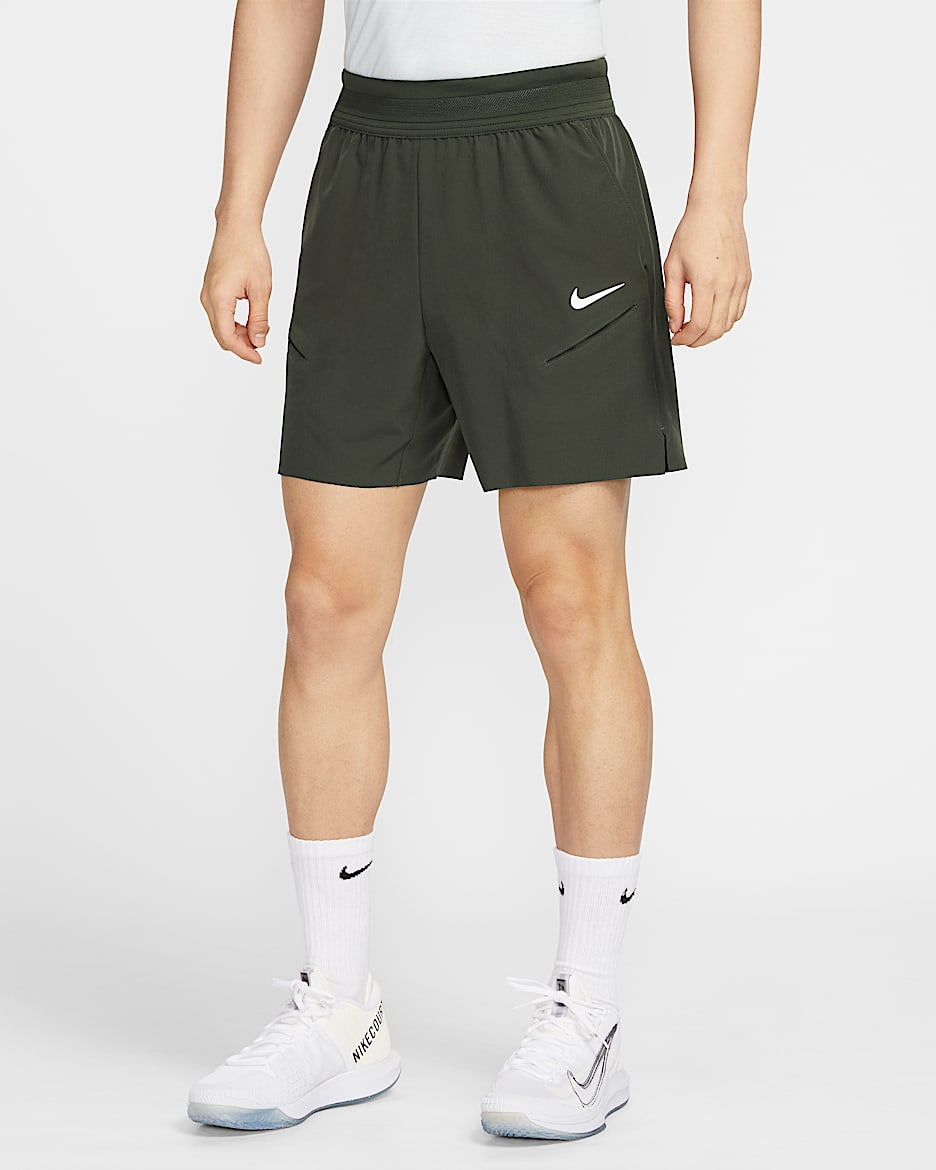 NikeCourt Slam Dri-FIT 男子速干网球短裤 - 红杉绿/白色