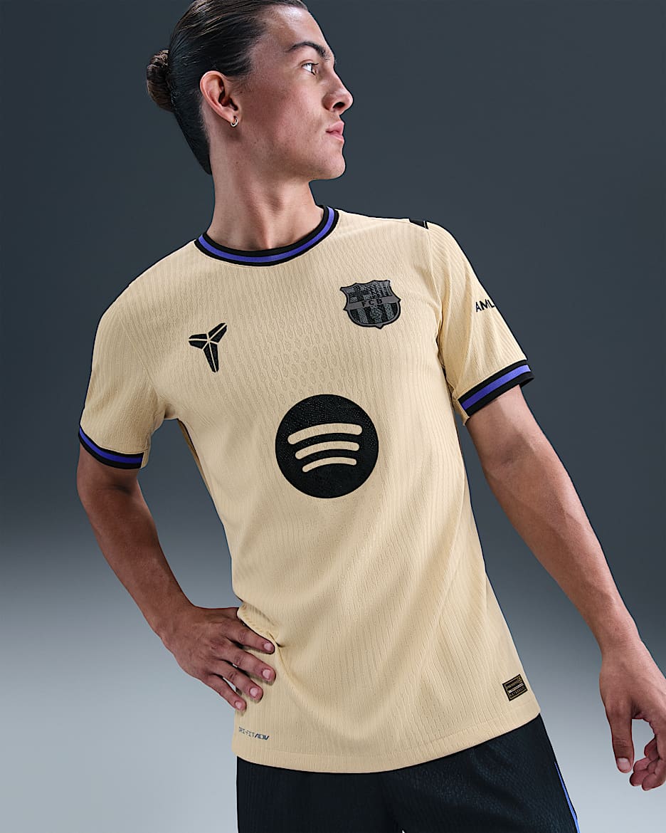 2025/26 赛季巴萨客场球员版 Kobe Dri-FIT ADV 科比男子速干足球球衣 - 团队金/团队金/波斯紫/黑