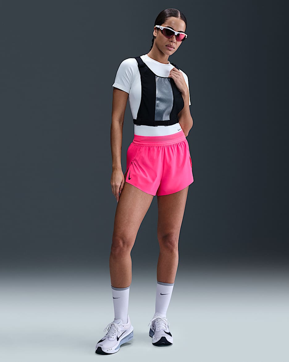 Nike AeroSwift Dri-FIT ADV 女子速干中腰跑步短裤（含衬裤） - 透明粉/黑