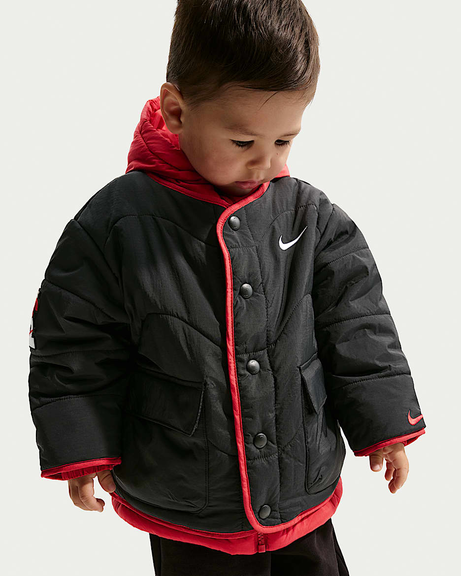 Nike 马年限定脱缰系列新年款婴童保暖夹克 - 黑/红色/白色