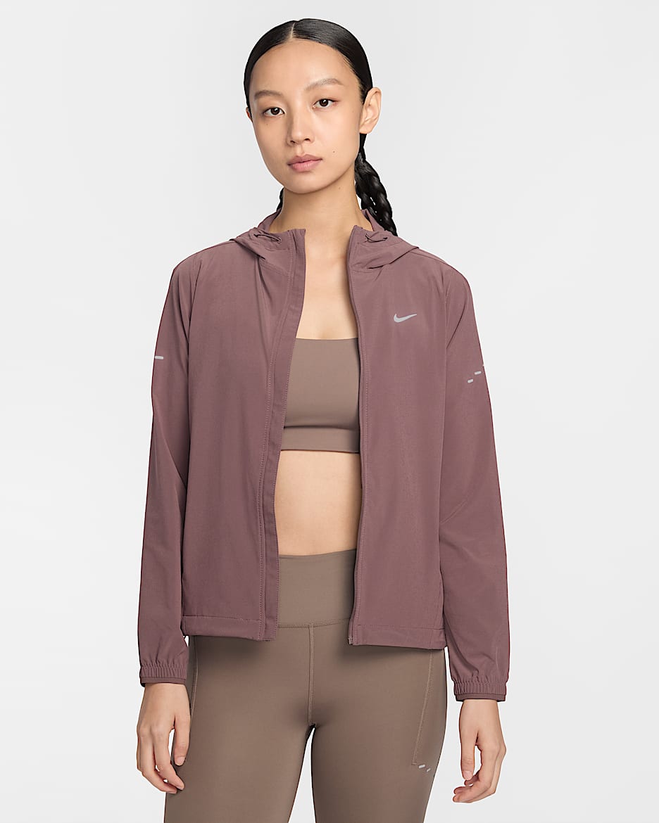 Nike Swift Repel 女子拒水可收纳跑步夹克 - 图腾黑紫