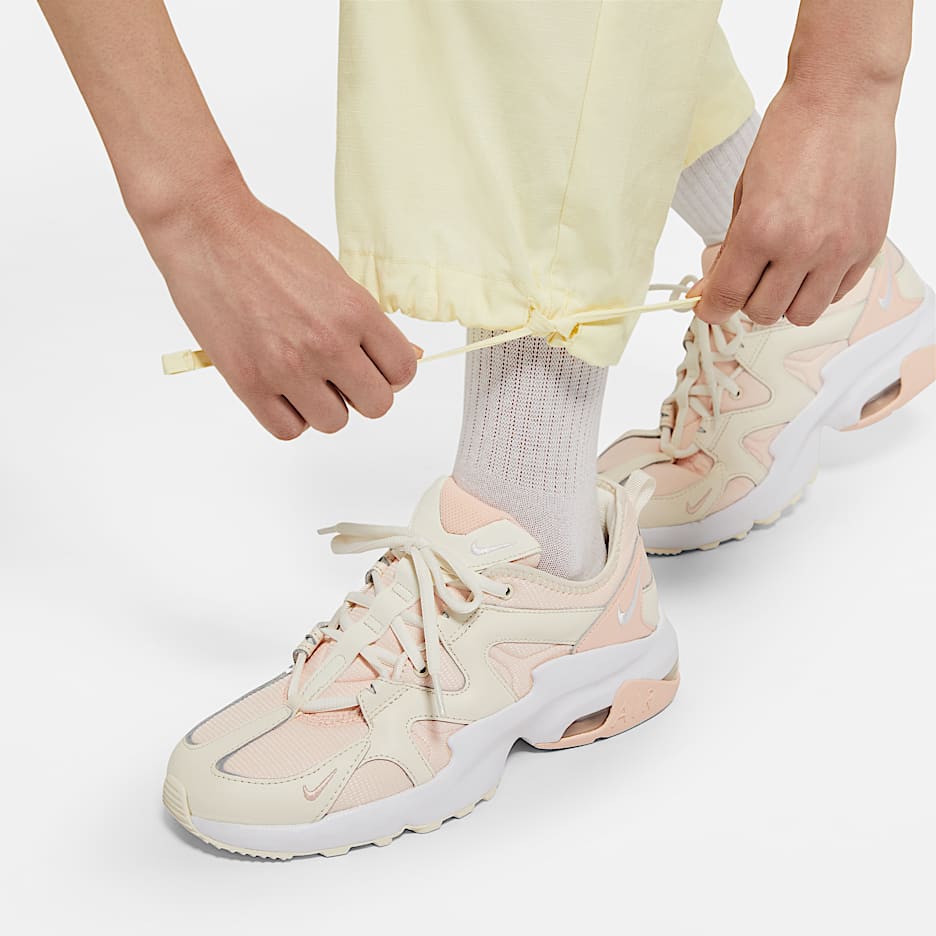 Nike Sportswear Icon Clash 女子长裤 - 椰奶色/白色