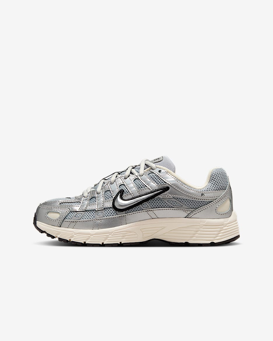 Nike P-6000 复古跑鞋风大童运动鞋 - 金属银/黑/淡象牙白/金属银