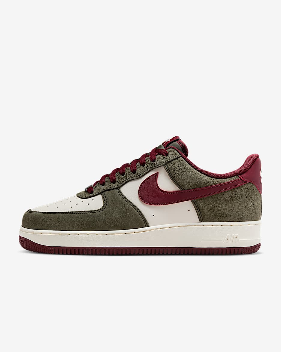 Nike Air Force 1 '07 LV8 男子空军一号运动鞋复古板鞋 - 军裤卡其/淡象牙白/暗队红