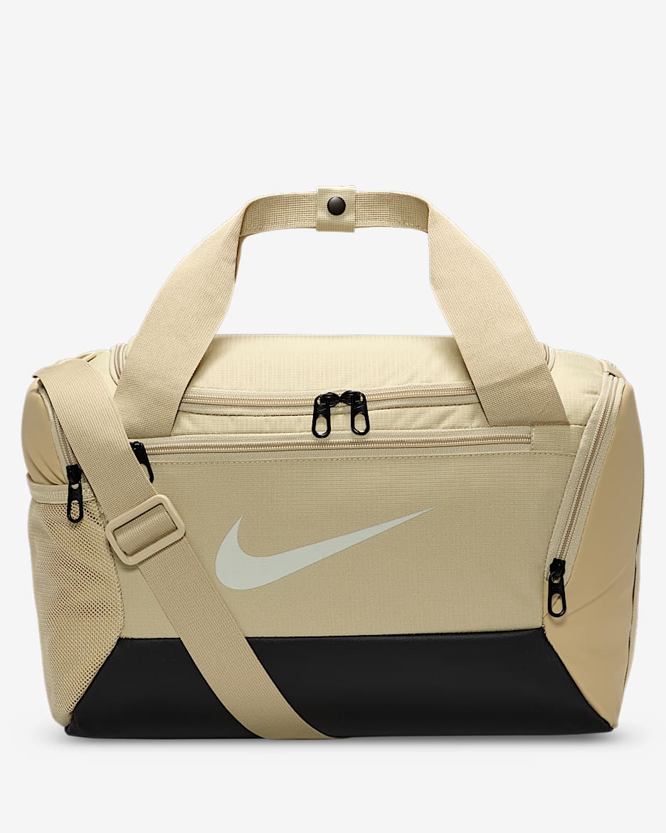 Nike Brasilia 9.5 训练行李包 - 沙漠卡其/黑/帆白