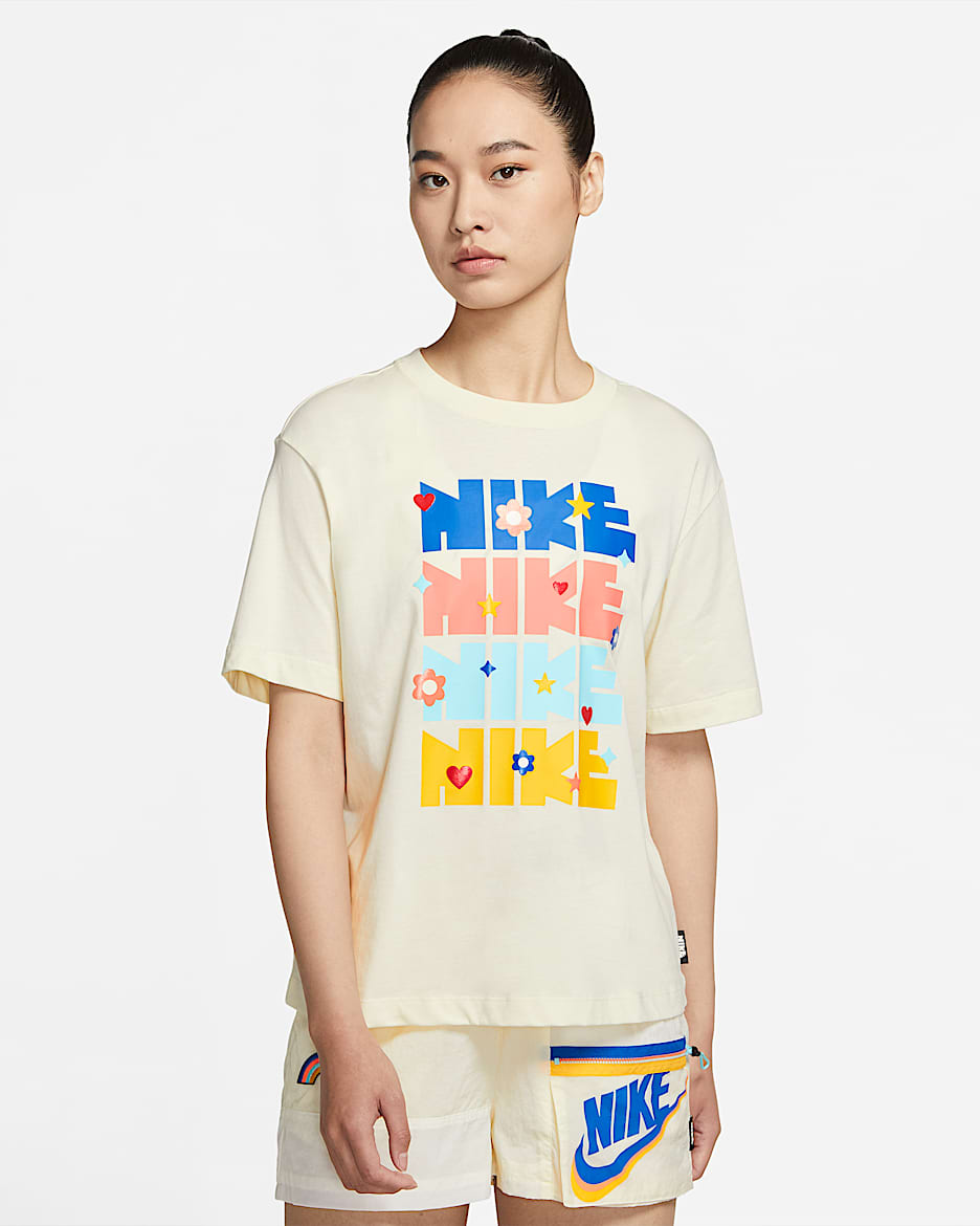 Nike Sportswear Essential 女子短袖上衣 - 椰奶色