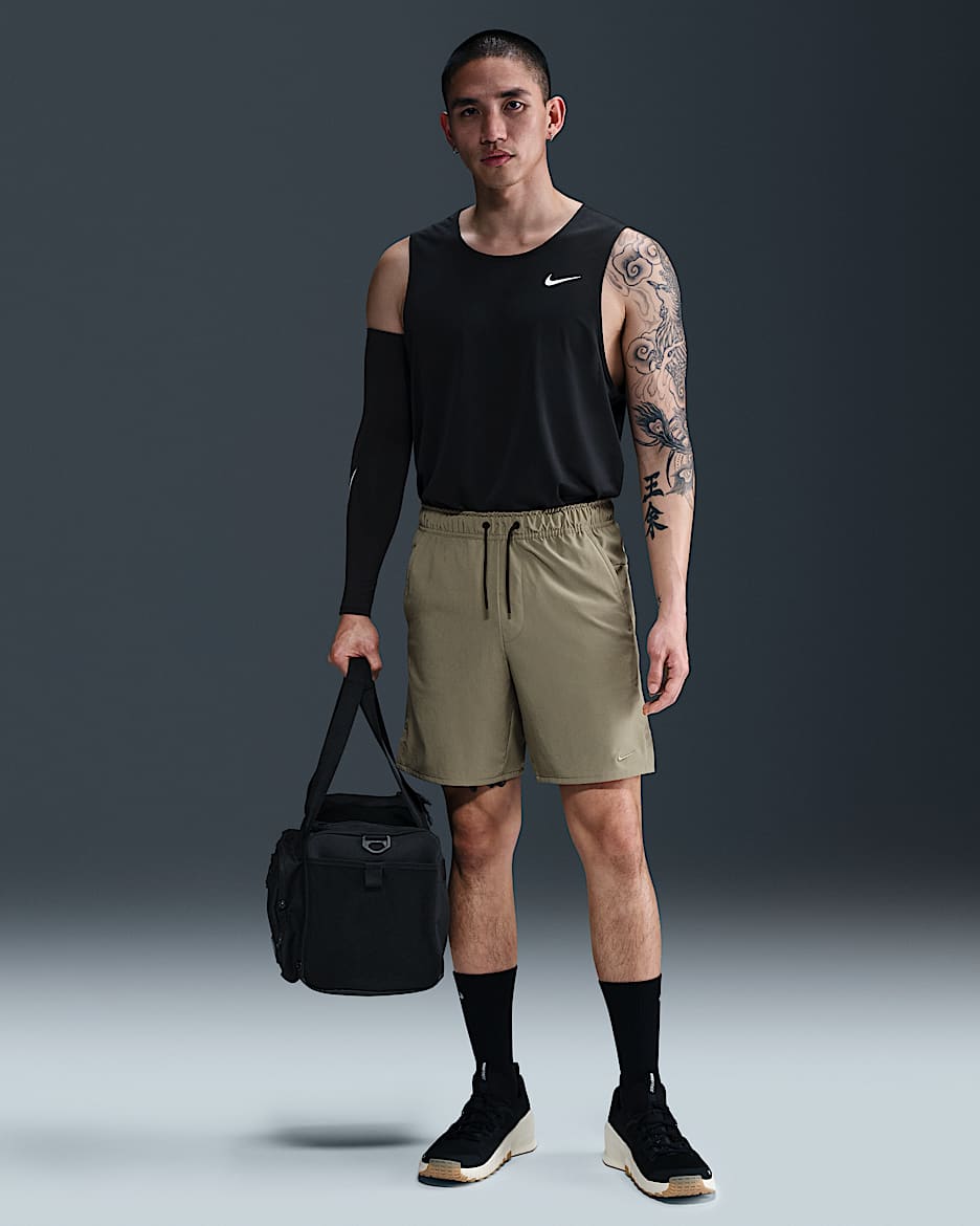 Nike Unlimited Dri-FIT 男子速干百搭短裤（无衬裤） - 浅军绿/黑/浅军绿
