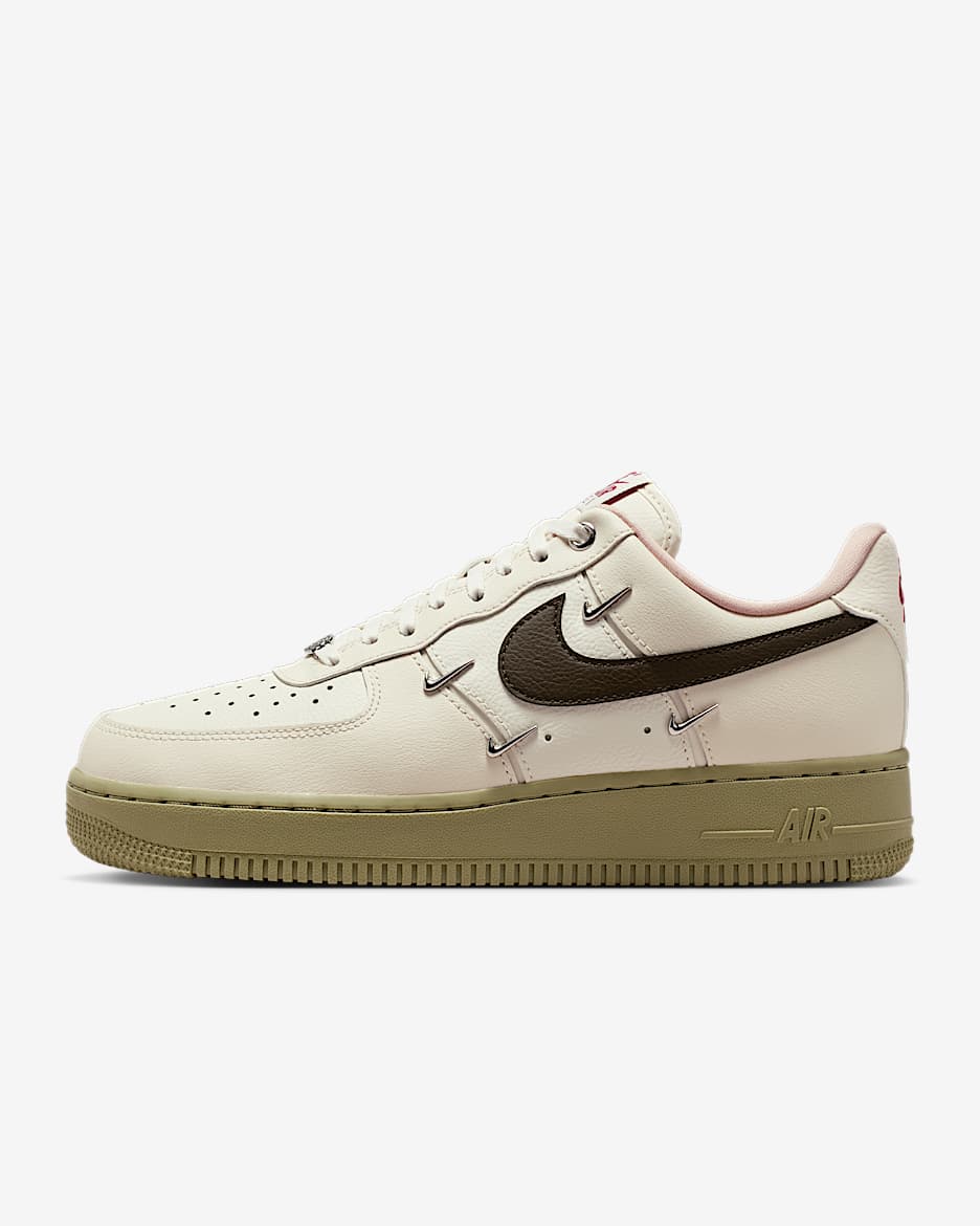 Nike Air Force 1 '07 LX 马年限定脱缰系列新年款女子空军一号运动鞋 - 珍珠灰/橄榄绿/深队红/暗褐