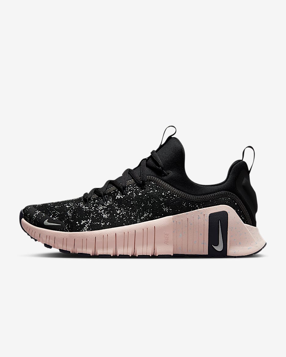 Nike Free Metcon 6 SE 女子训练鞋 - 黑/砂岩灰粉/金属银