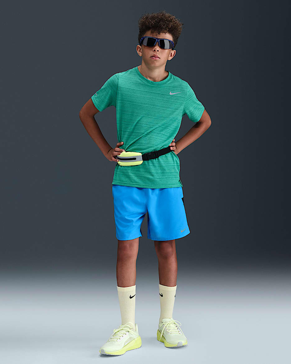 Nike Dri-FIT Challenger 大童（男孩）透气速干训练短裤 - 浅清透蓝/黑