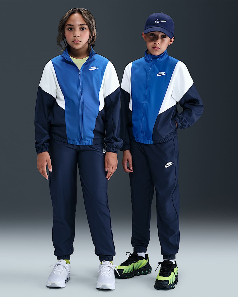 Nike Sportswear 大童梭织夹克和长裤运动套装 - 深藏青/游戏宝蓝/白色/白色