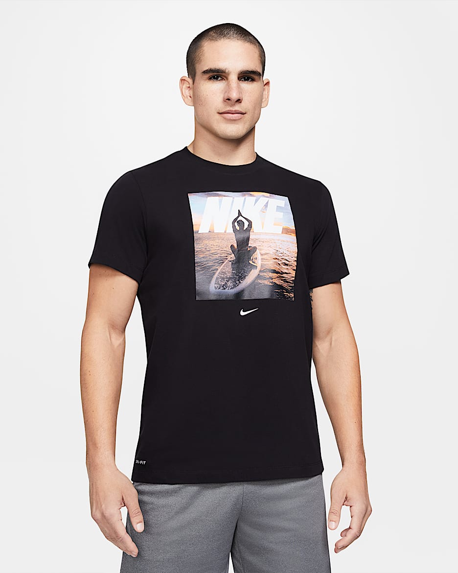 Nike Dri-FIT 男子训练T恤 - 黑