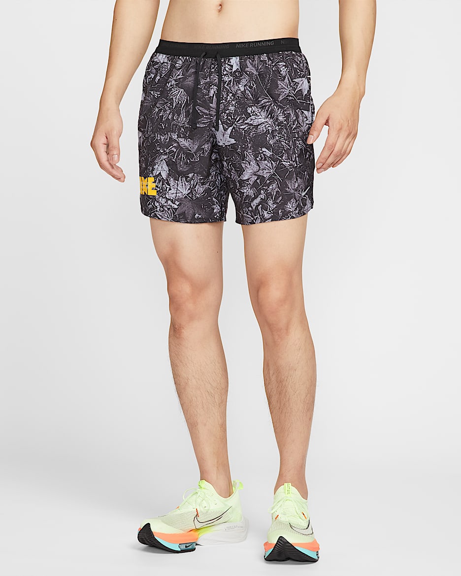 Nike Stride Dri-FIT 男子速干印花跑步短裤（含衬裤） - 黑/白色/浅烟灰