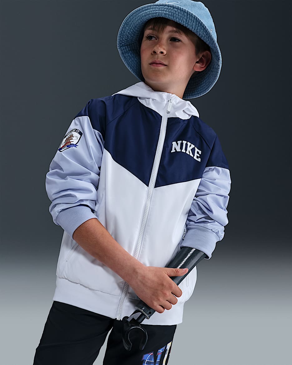 Nike Sportswear Windrunner 大童（男孩）夹克 - 白色