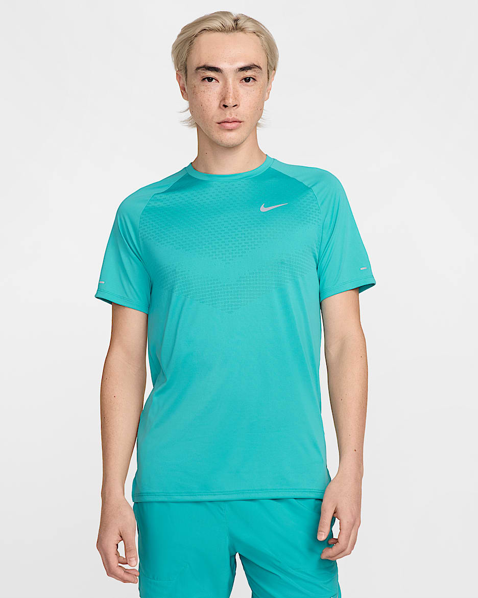 Nike Stride Dri-FIT ADV 男子速干短袖跑步上衣 - 仙人掌绿