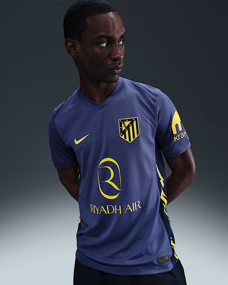 2025/26 赛季马德里竞技客场球迷版 Nike Dri-FIT 男子速干足球球衣 - 二元蓝/暗紫灰/湛黄