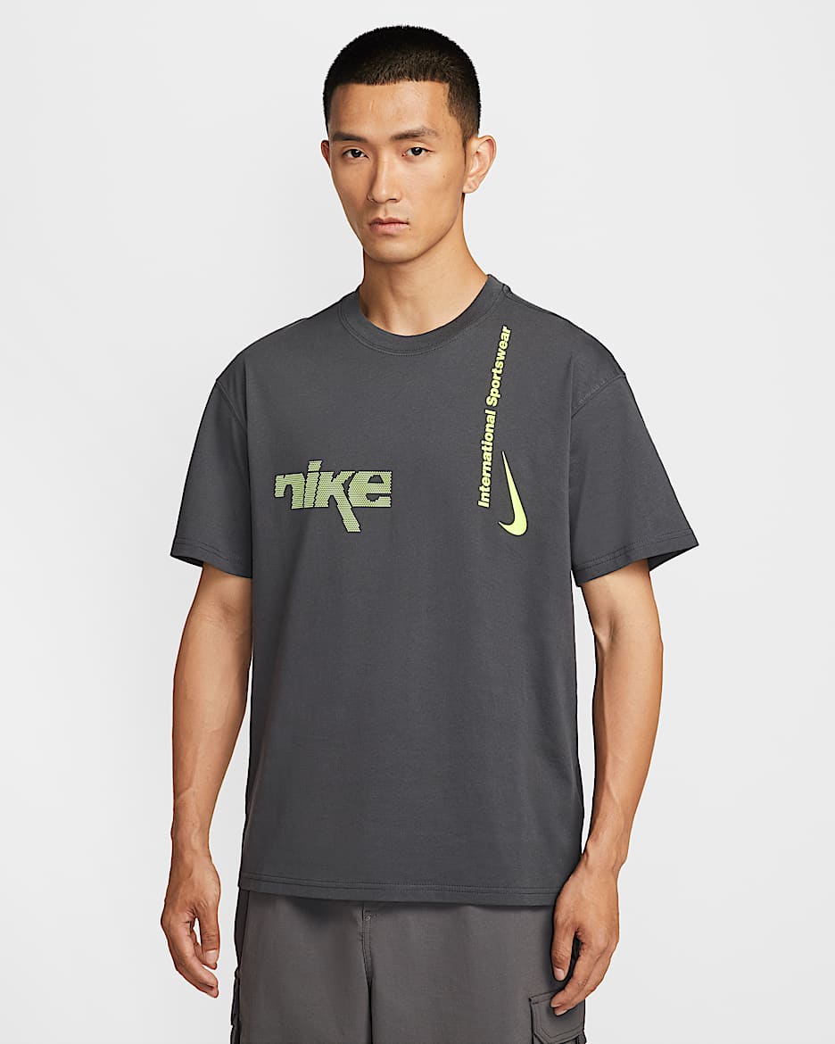 Nike Sportswear 男子T恤 - 煤黑