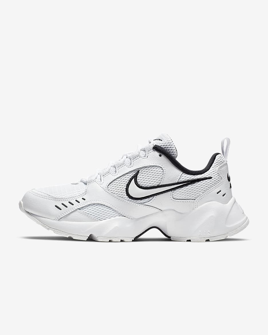 Nike Air Heights 女子运动鞋老爹鞋 - 白色/黑/白色