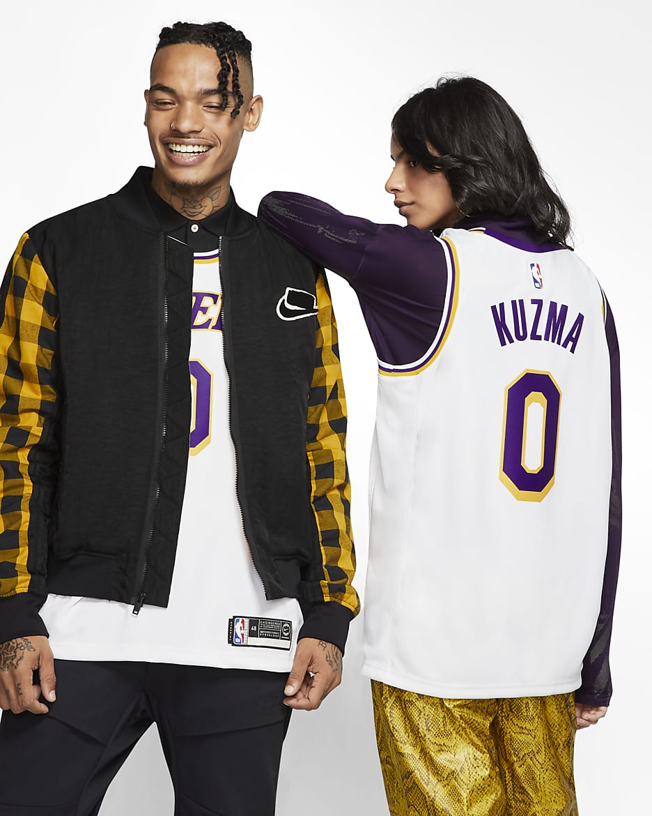 洛杉矶湖人队 (Kyle Kuzma) Association Edition Swingman Nike NBA Jersey 男子球衣 - 白色/阿马里洛黄/全域紫