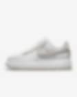 Low Resolution Nike Air Force 1 Luxe 男子空军一号运动鞋