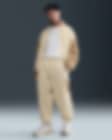 Low Resolution Nike Club 情人节男子 Oversize 风梭织运动裤