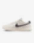 Low Resolution Nike Dunk Low SE 女子闪亮派对风运动鞋