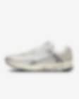 Low Resolution Nike Zoom Vomero 5 复古运动鞋
