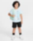 Low Resolution Nike Rhythm 幼童T恤和短裤套装