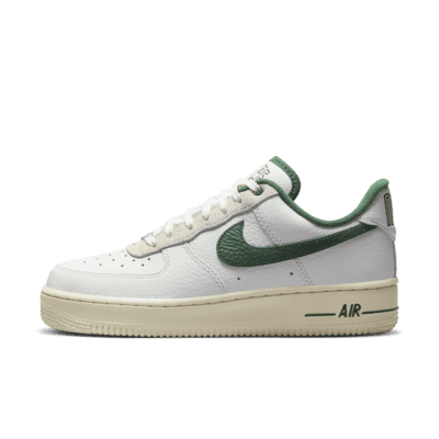 女子白色Air Force 1 鞋类- NIKE 中文官方网站